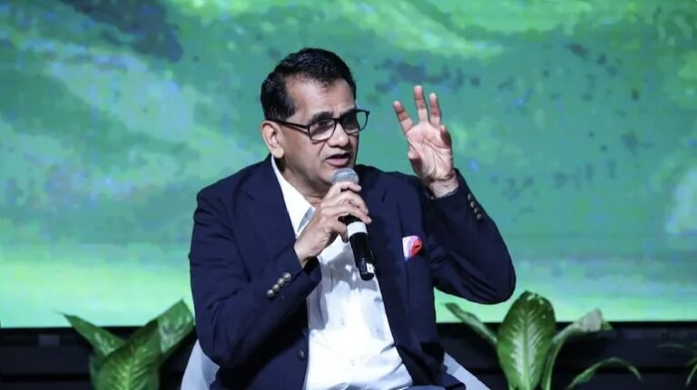 fairfox amitabh kant