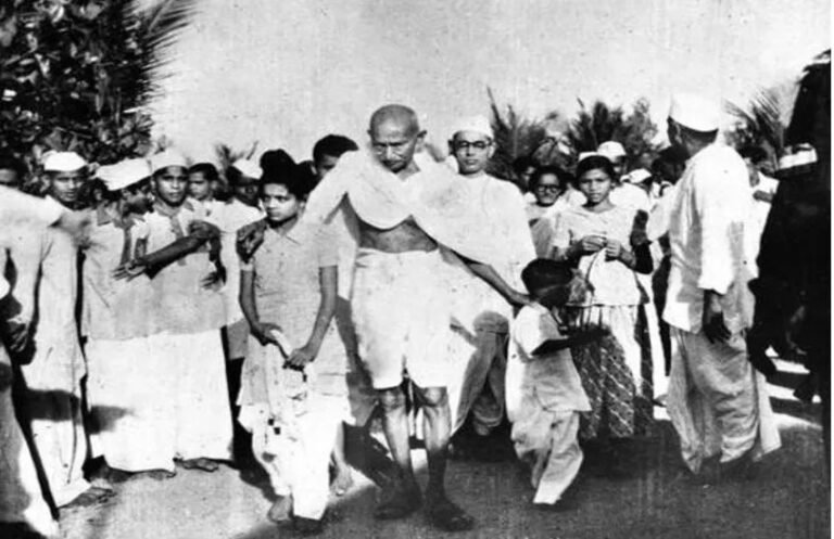 mahatma gandhi. (2)