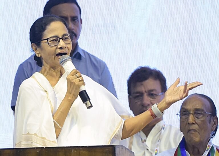Mamata Banerjee facing sharp criticism over womens safety (1)